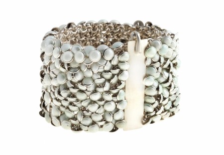 Seashell Bracelet White - 9 Row