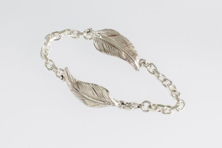Dobbel feather bracelet